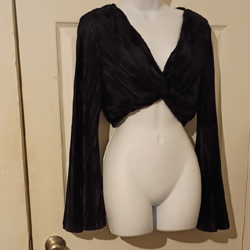 SHEIN Black 🖤 Cross Front Crop Top